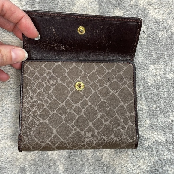 Nina Ricci Leather Compact Kisslock Wallet Classic Casual Everyday - Picture 8 of 17